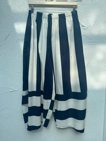 WOMEN'S PANTS - NAVY BLUE & WHITE - H4957-C12 (THICK STRIPES)