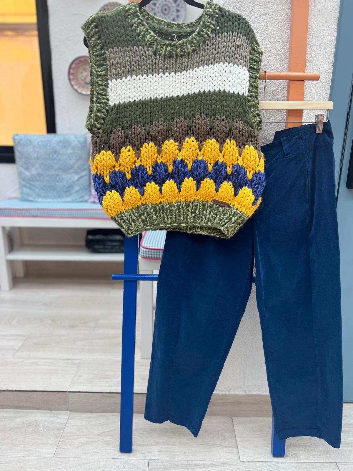 KNITTED VEST - GREEN - M102