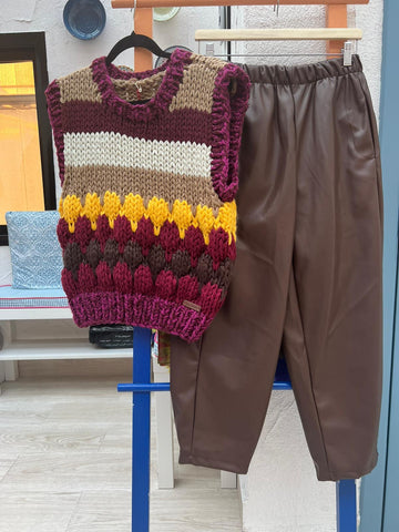 KNITTED VEST - MAROON - M102