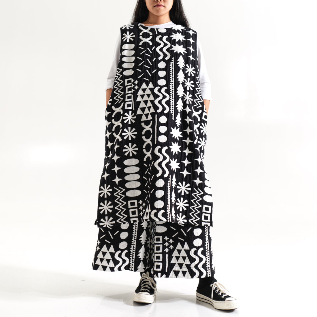 WOMEN DRESS BLACK & WHITE PATTERNED FABRIC - 123356