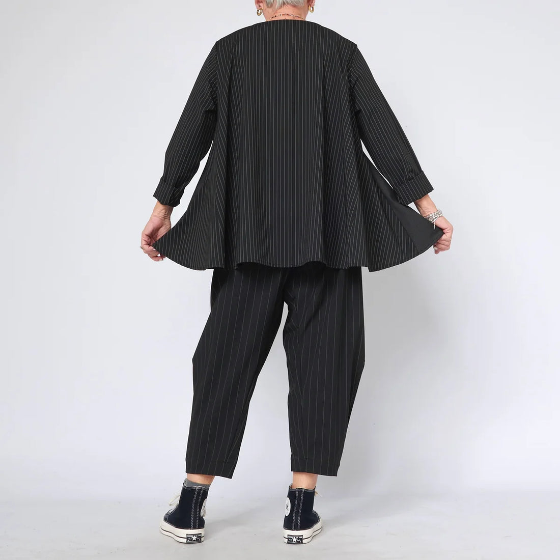 WOMAN SHIRT - BLACK & WHITE - 126000
