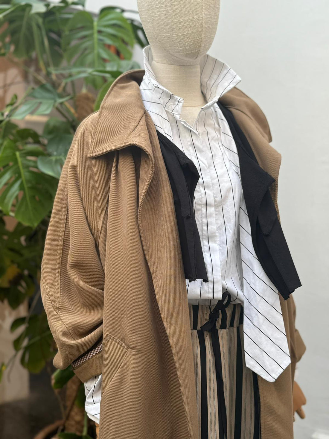 BROWN LONG COAT 34 WD1898