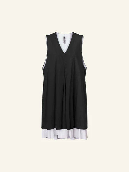 BLACK DRESS WITH WHITE UNDERSKIRT - 221376