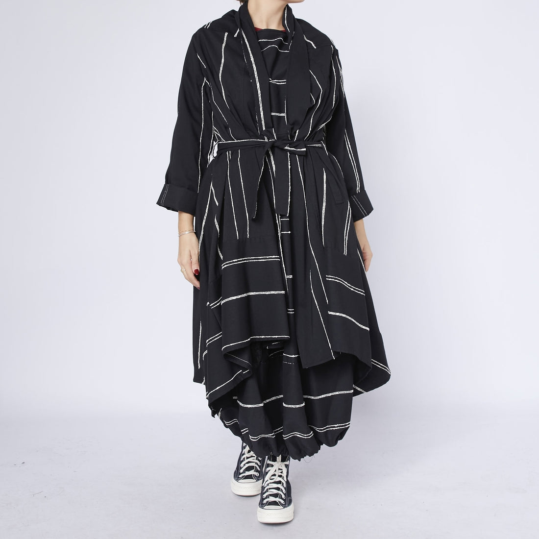 WOMAN COAT BLACK WITH WHITE LINES - 224228