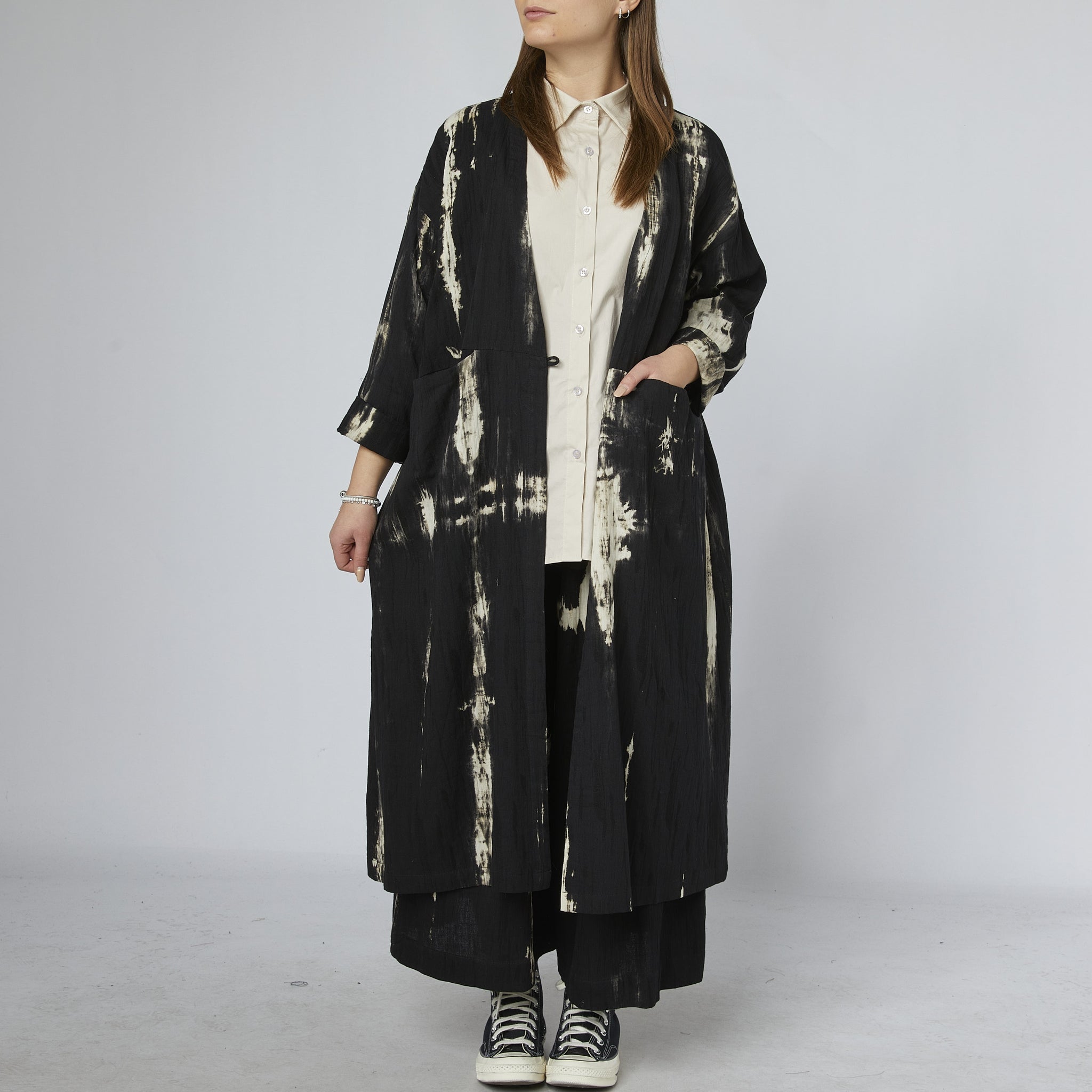 WOMAN COAT - BLACK AND BEIGE PATTERNED FABRIC - 230305