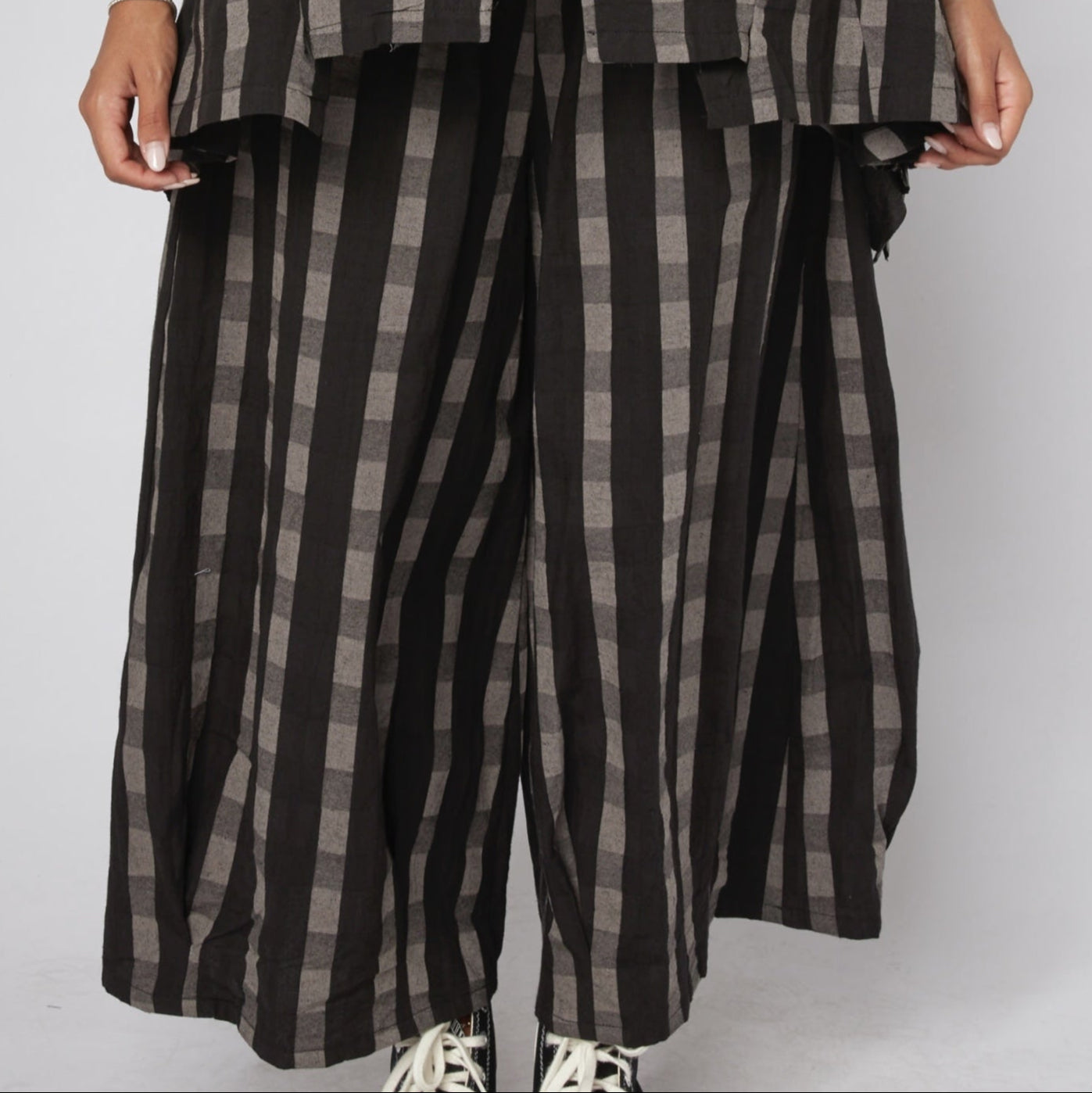 WOMAN TROUSERS - GRAY AND BLACK - 240725