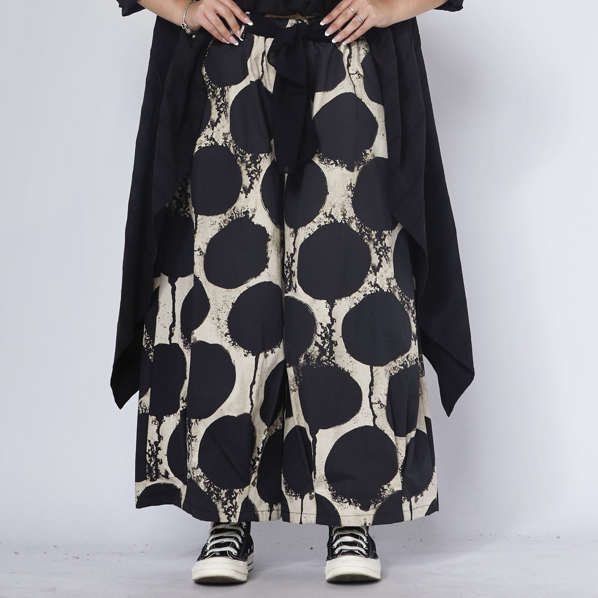 WOMAN TROUSERS - OFF WHITE & BLACK - 825110