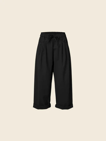 BLACK STRAIGHT TROUSERS IN A SMOOTH WOOL BLEND - 900045