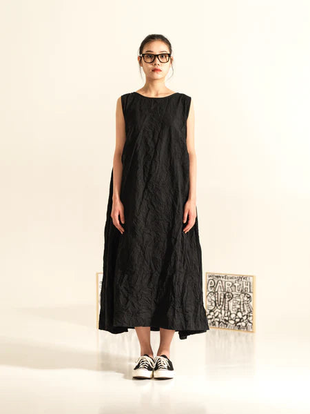 SLEEVELESS DRESS WITH WRINKLED EFFECT F/W23