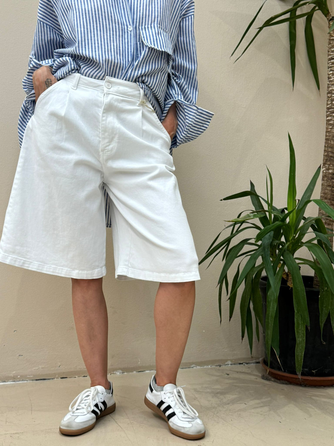 SHORT WHITE - G012